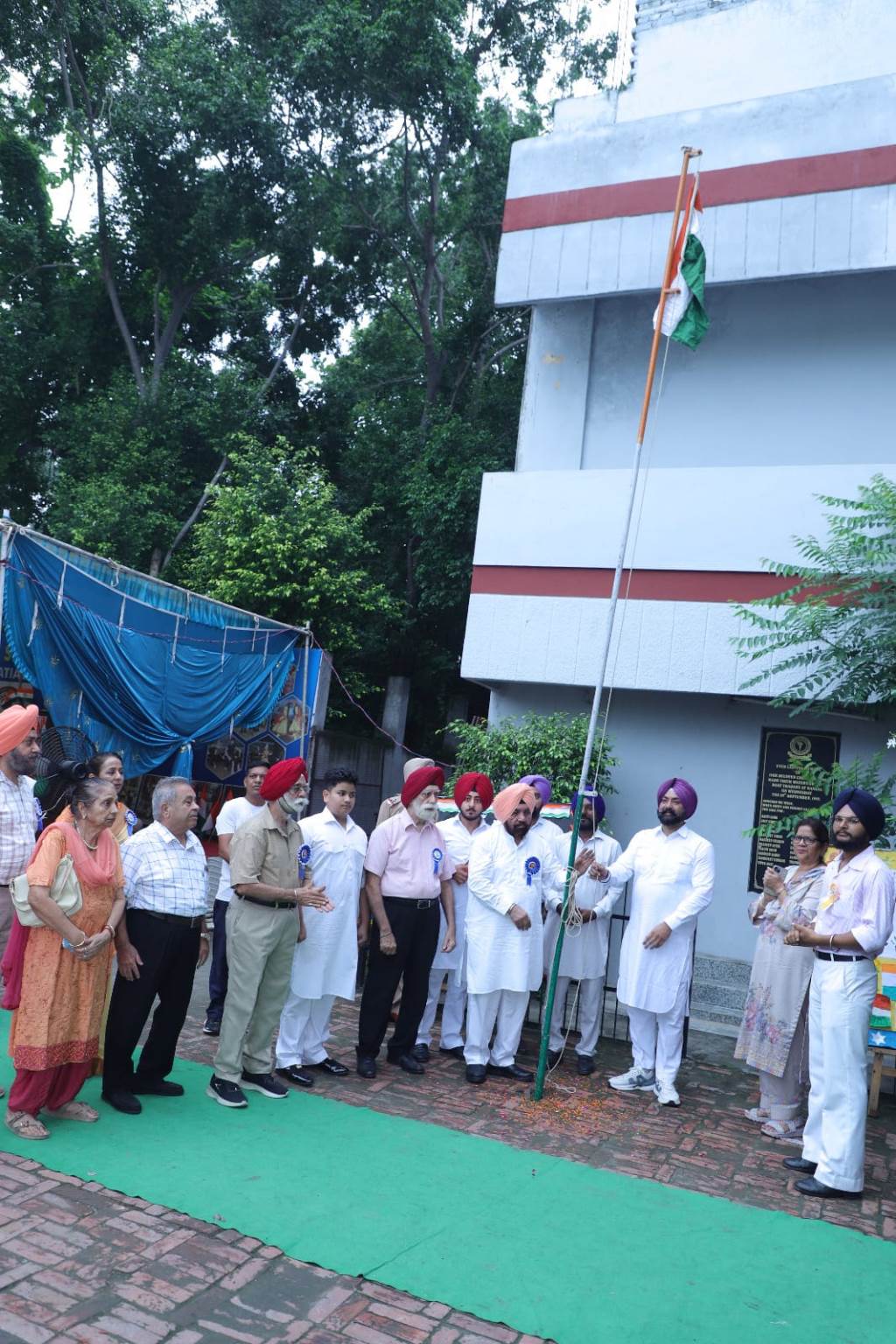 Independence Day function was celebrated with great pomp and splendor at Children Memorial Senior Secondary School